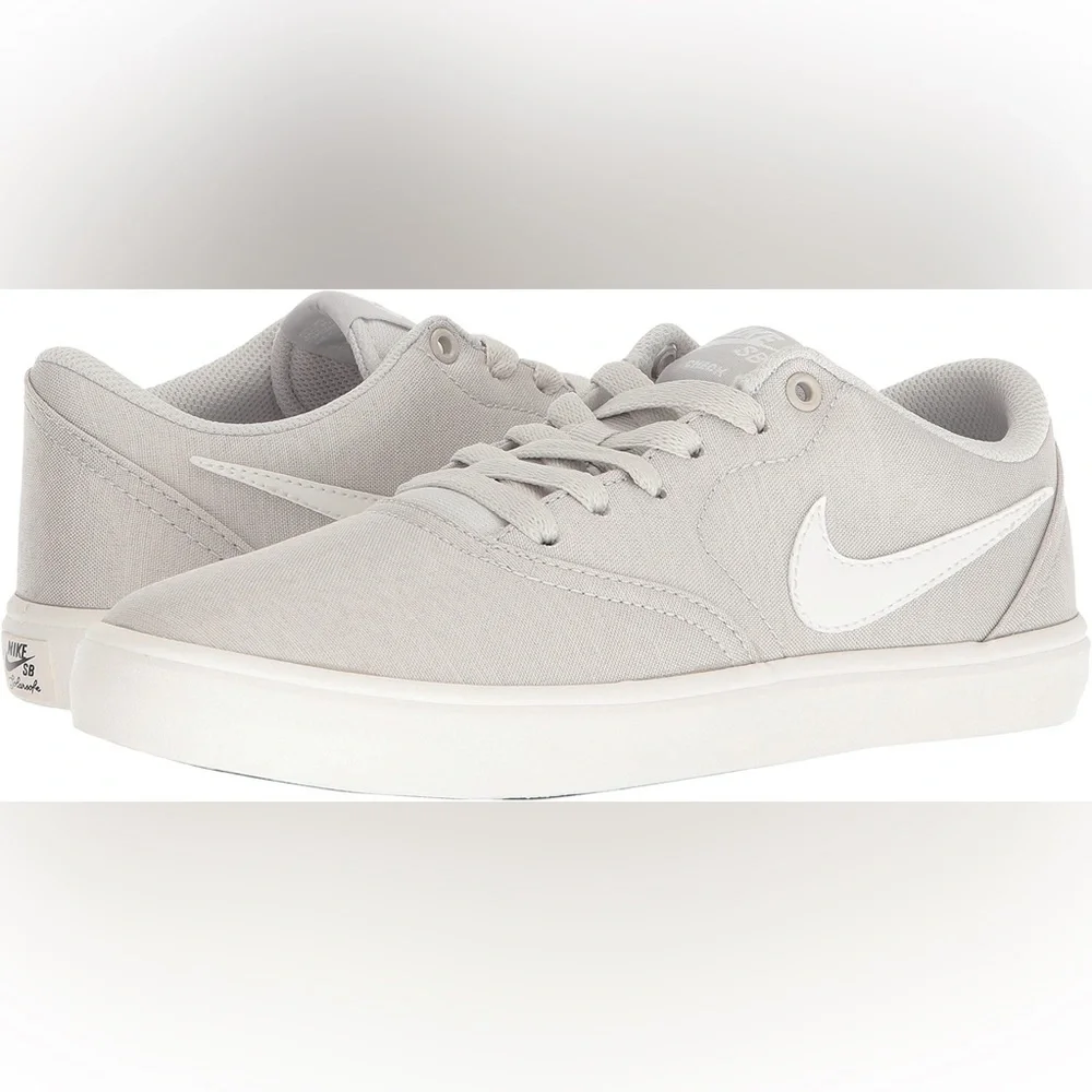 Nike SB Check Solarsoft Low Top Sneaker